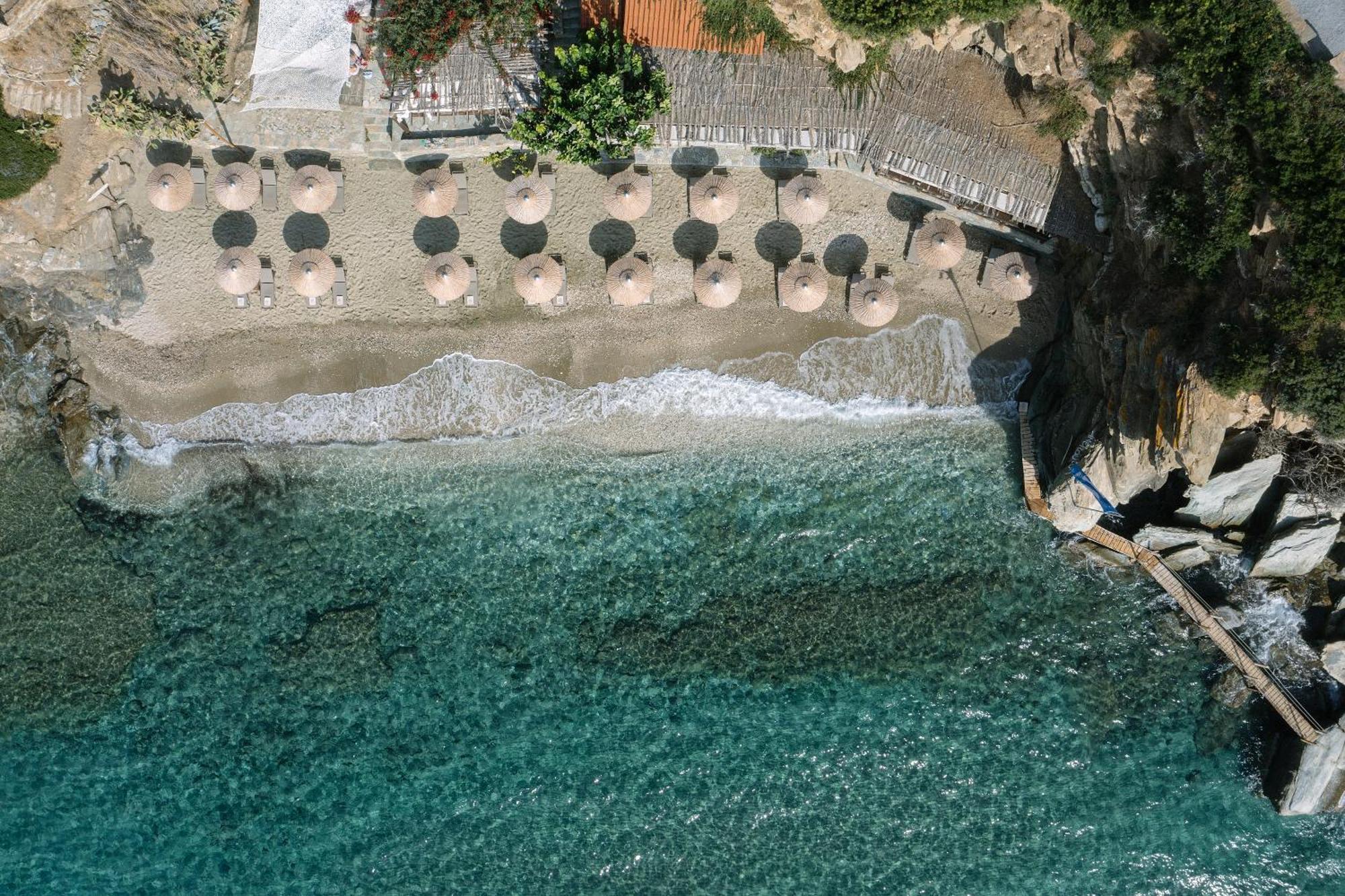 Aneroussa Beach Hotel Batsíon Exterior foto