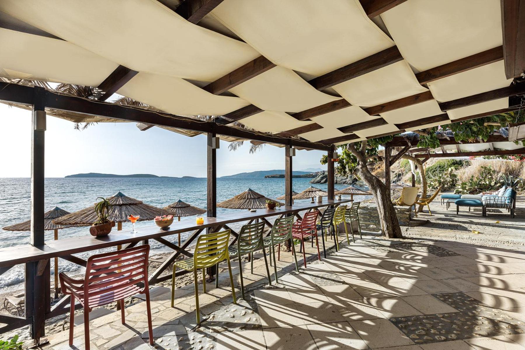 Aneroussa Beach Hotel Batsíon Exterior foto