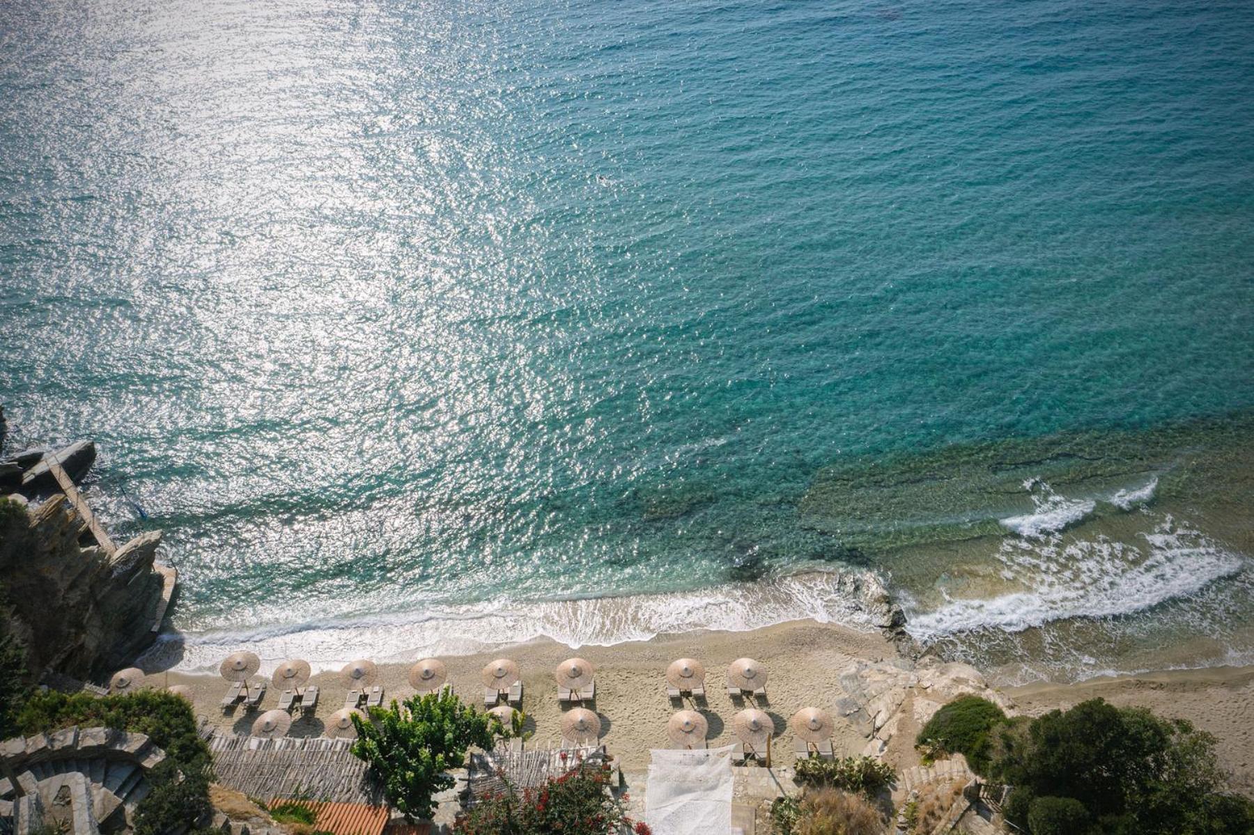 Aneroussa Beach Hotel Batsíon Exterior foto
